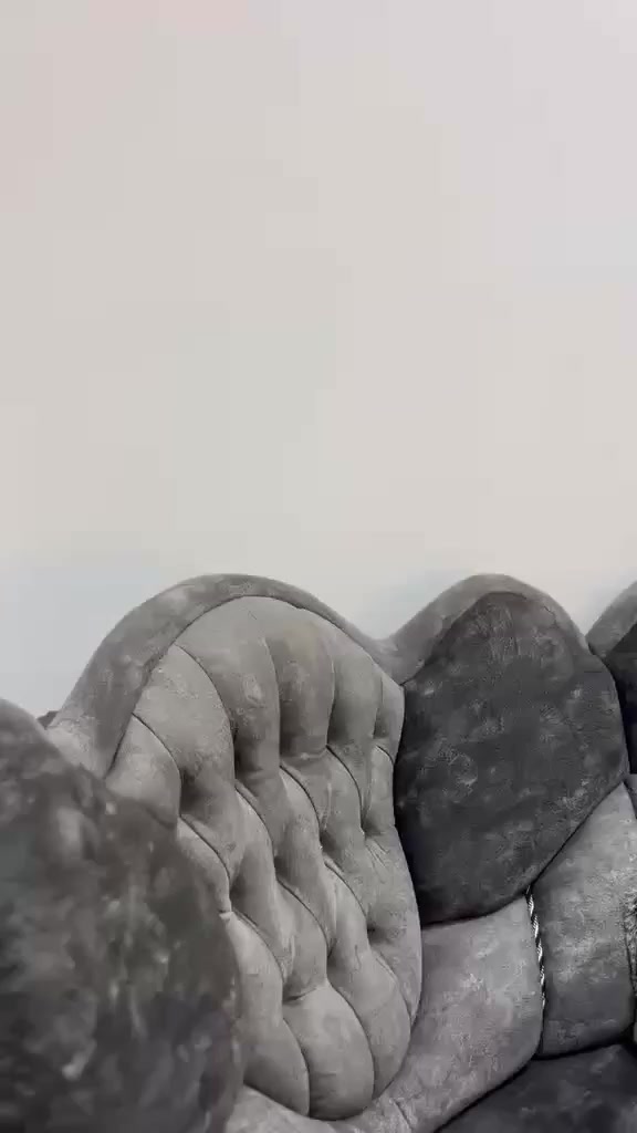 السلام عليكم ديوان جديد شغل الموصل للبيع وبسعر مناسب العنوان الموصل حي السكر شارع مستشفي الخنساء  للاتصال علي الرقم ***********
