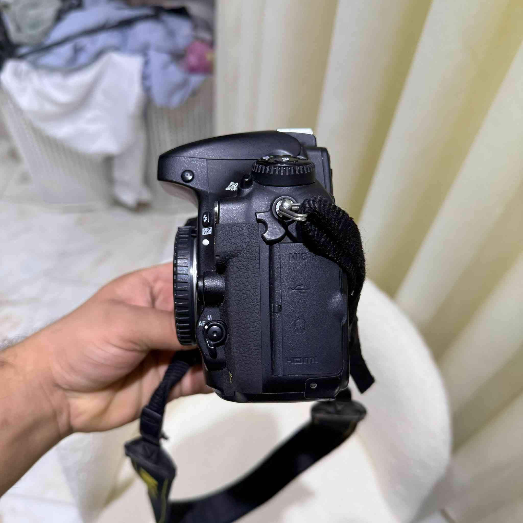 بدي نيكون D800 
نضافه 90
غراضها كامله 
شاحنة بطاريه حزام 
مكاني بغداد 
يوجد توصيل


**إذا كنت صاحب هذا الإعلان وتريد حذفه لأي سبب، رجاءا أرسل رسالة إلى الدعم الفني**