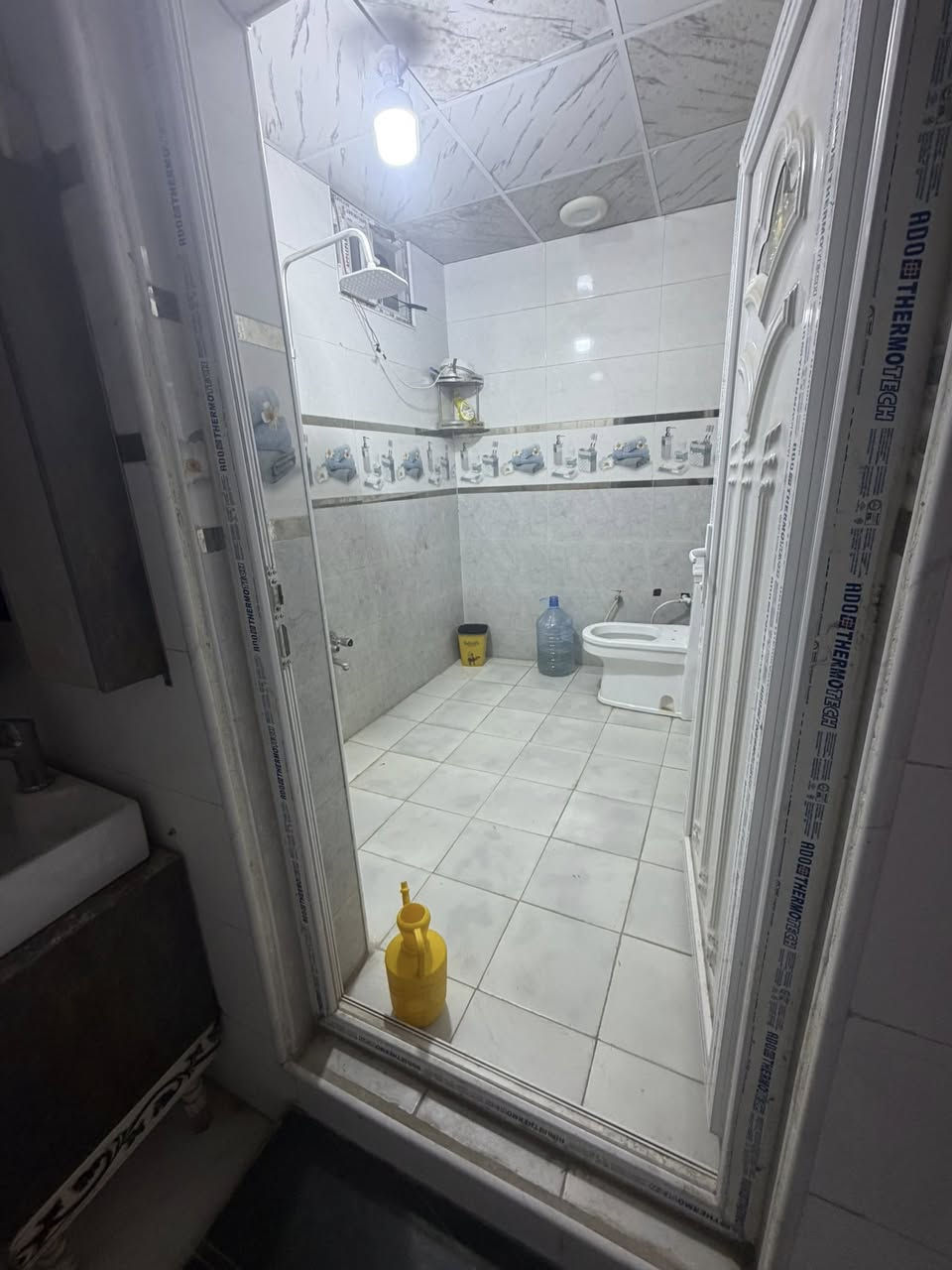 شقة وقف سني للبيع قرب ريان سنتر مساحة80م غرفتين صالة مطبخ صحياة
طابق اول البناية محتوية فقط على ثلاث شقق الشقة طابق اول معزوله للاستفسار عقارات الذهبي ***********
