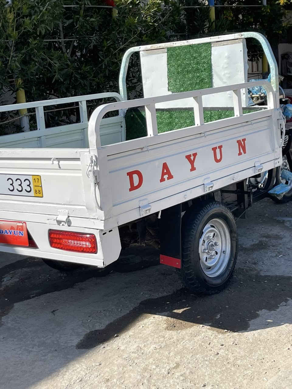 السلام عليكم
ستوته دايون 

مديل 2014

محرك جديد

مامفتوح محركهه 

تايرات جدد 

وراق صوليه 

كهربائيات جدد

سلف هندر 

شاير شغاله 

شاصي مكفول 

ركبه مكفوله 

مكاني ناصريه قضاء الرفاعي 

نتصل وبلخدمه 

***********
