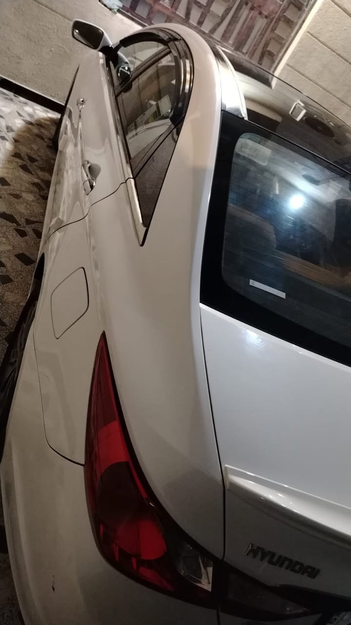 السلام عليكم. سوناتا خليجي  ١٠مظلع شكل ال١١ خليجي رقم سليمانيه الجديد  بسم كردي وكاله  تحويل توها مجدده لل٣١. محرك ٢٠٠٠ فول مواصفات جاهزه من كلشي مدكر مبدل بلادي وباب بارد حلوه مثل الصور السعر ١١٦   وبيها مجال ولتفاصيل اكثر الاتصال عل ***********
