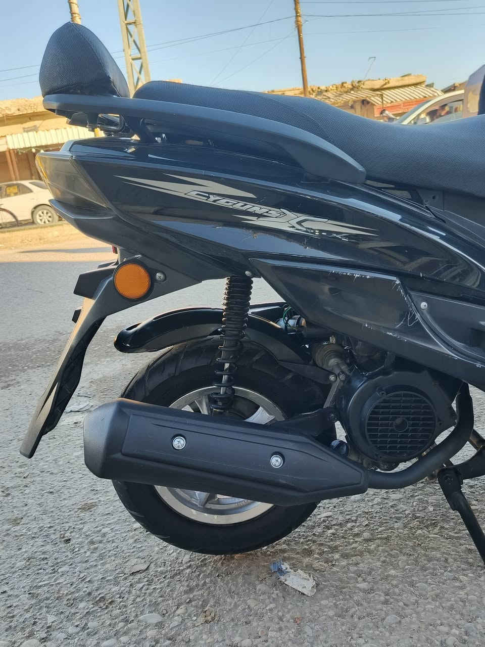 دراجة سكنس للبيع نظافة 100/100
كلها شغاله لايت امامي عالي وناصي لايت خلفي اشاير كلها شغاله دشبول الكتروني

محرك 125C سرعتها 120 

السعر 650 وبيها مجال

مكاني : الناصرية - الغراف  

***********
