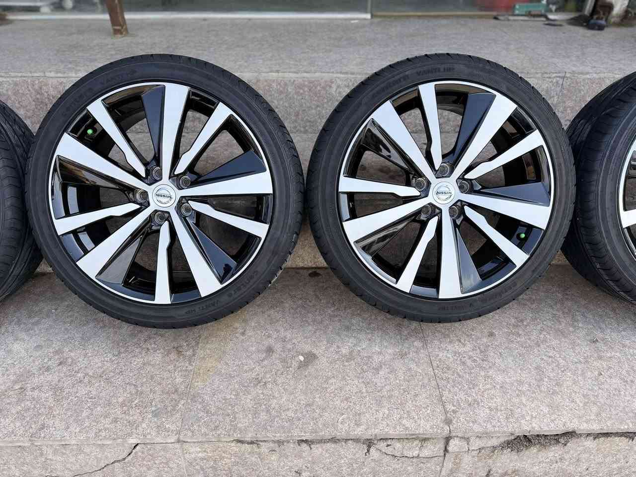 ويل كب نيسان التيمة حجم 19 اصلي بيع او مراوس  ***********  بصره قرب جامع الكواز
