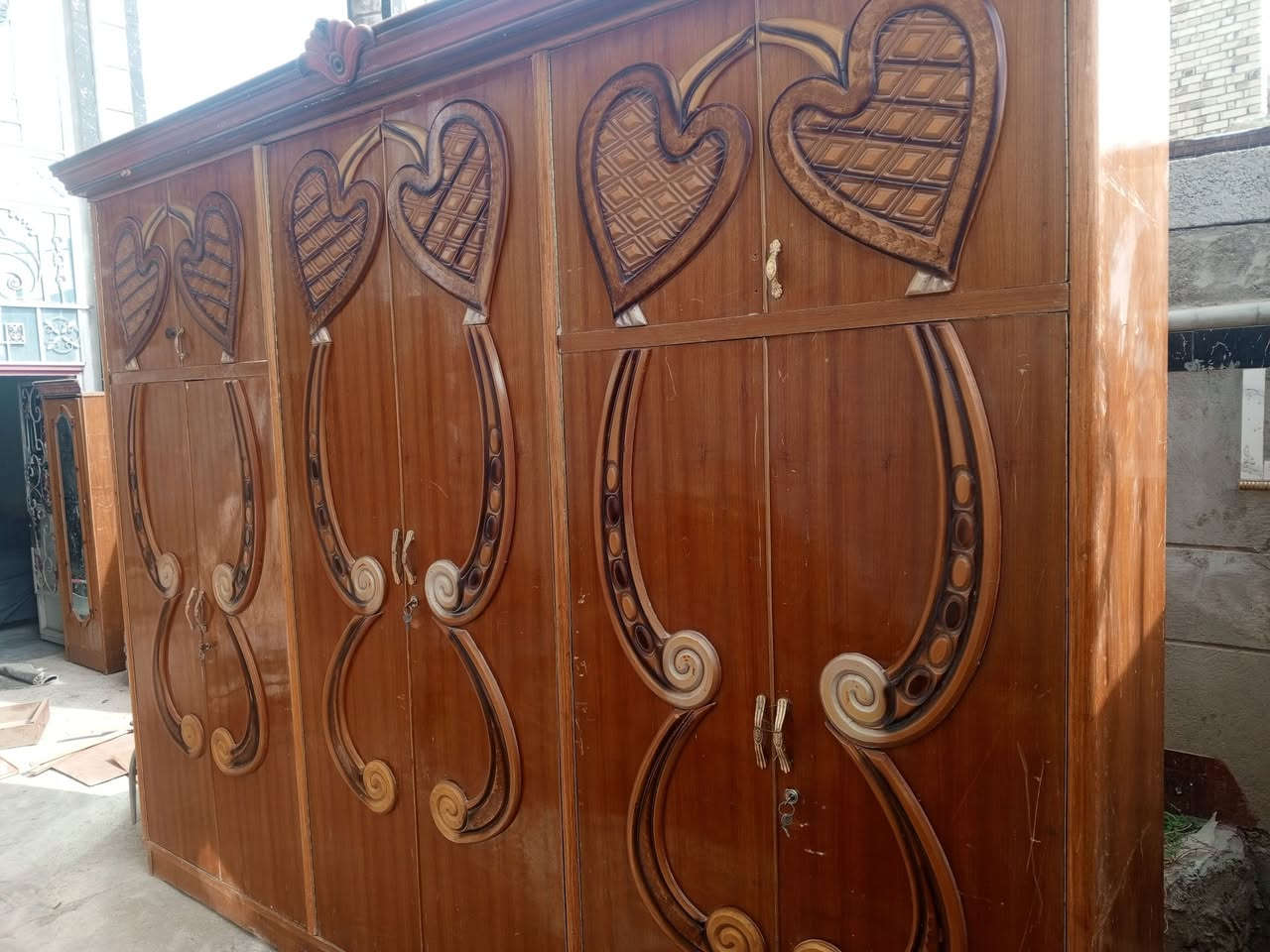 غرفه للبيع مكلف بالنشر سعر 700
المكان البو سعد قرب المستشفئ 
*********** للتصال
