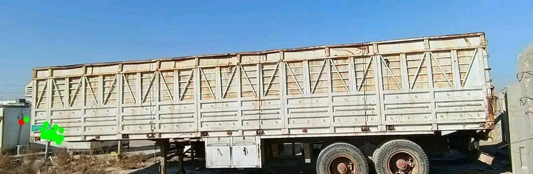 بسم الله الرحمن الرحيم.                               رقم 5
اعيد نشر بسسب وعود كاذبه

سلام عليكم  مدير كروب َمحترم

عربانه عمل محلي جناب ذات جوانب متحركه

يعني صير فلات

طول ١٢مترو ١٠سم

ارتفاع215 متر تقريبنا

تحمل حنطه 52 طن تقريبا

مجموعه فولفو دنكيرين

بيه مكان و قواعد للدنكير 3

تايرات ٢٤/١٢٠٠ نضافه ٢٥٪  5500$وبيه مجال بسيط

مكانه بغداد عوريج قرب دائره مرور تسقيط

مقابل مخابز بابا الاغى

اي استفسار مراسله ابو عبد الله على واتساب

ابو عبد الله

***********

جمال ابو حسام ***********

واتساب
