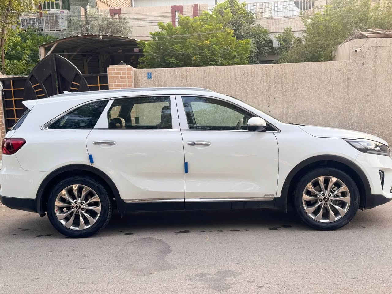 ( 7 راكب ) v6 3500 ماشية66ألف
مكفولة من  الصبغ والبارد
بصمة 
كشنات كهرباء أربع كامرات بانوراما
لد نهاري ليلي
جنطة كهرباء
مري شفط
بردات خلفية
٣ قطع تبريد
ويل كروم
٤ انضمة قيادة شاحن وايرليس
نضام ترحيب فول ماعداالفورويل
رقم دولي تحويل مباشر 
موجود صور سونار للسيارة 
(ملاحظة المحرك مفتوح)

للأستفسار ***********
مكان السيارة بغداد ماشية ٧١(السعر 240 وبيه مجال)
