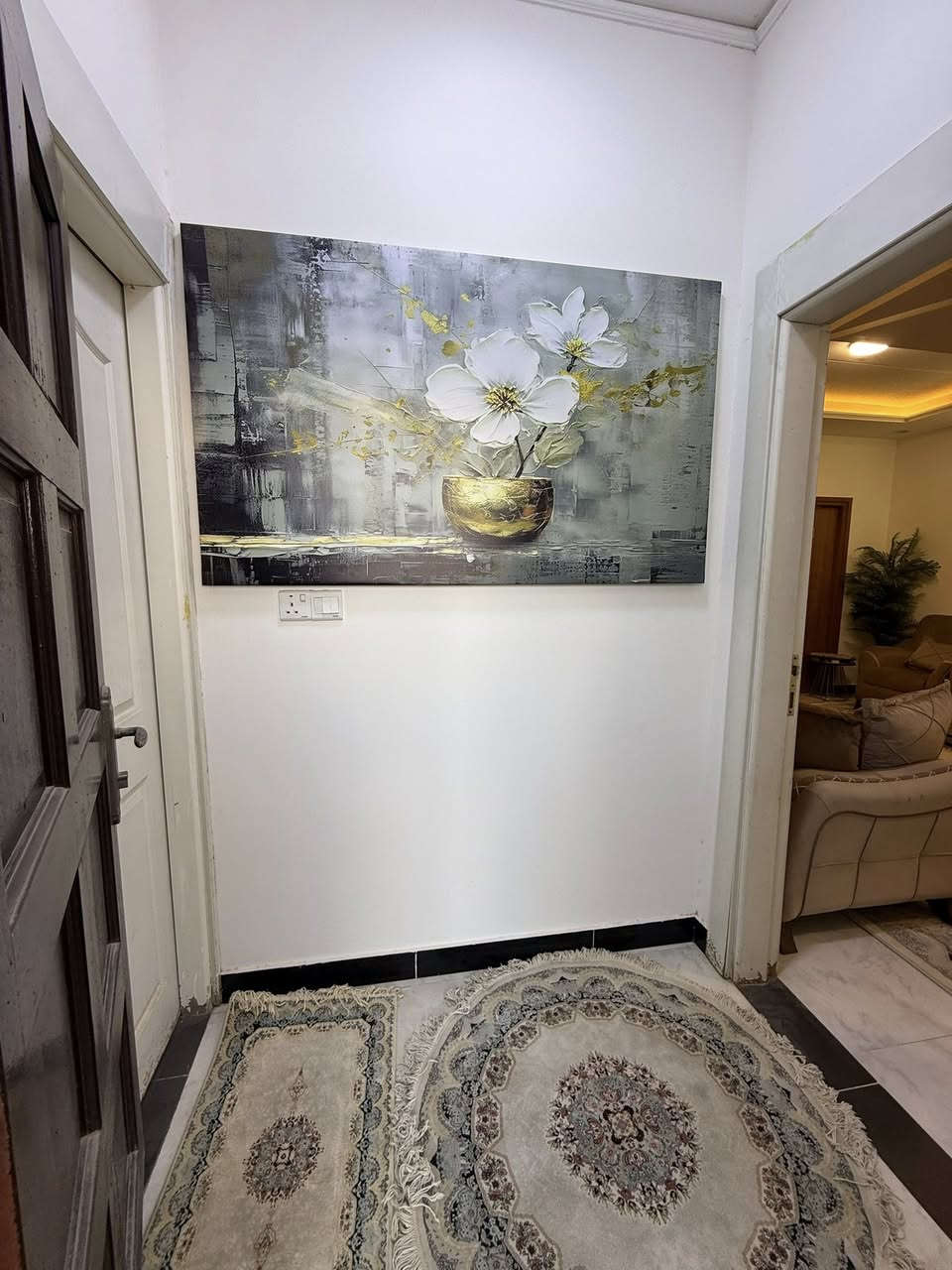 اللهم صل على محمد وآل محمد 
السلام عليكم ورحمة الله وبركاته 
دار للبيع مجمع قرية الغدير 2 محافظة النجف
مساحة 200 متر طابقين درجة اولى الدار ضخم ويتسع لعائلة كبيرة ويحتوي على أربعة غرف نوم سويت 
الدار كلش حلو ونضيف مثل ماموضح بالصور
قريب من الشارع الرئيسي واتجاه الدار شرقي
لمزيد من التفاصيل ولمعاينة الدار اتصل على الرقم
***********
