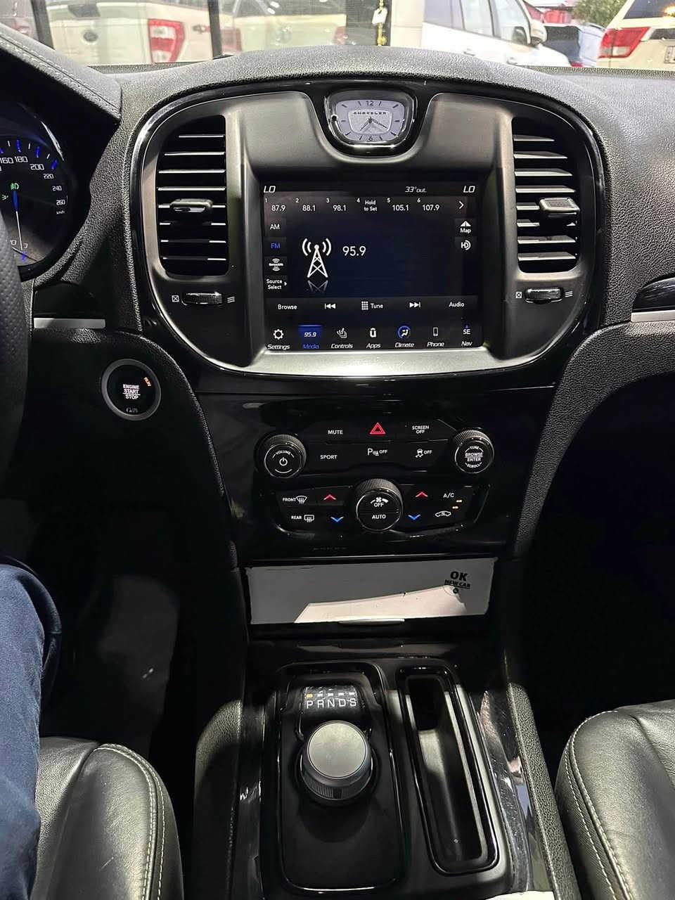 كرايسلر. اوباما 300s
موديل. 2022
محرك. V6. 3.6
ماشية. 70 الف 
كلين تايتل
مواصفات.S بنورما دعامية كبير.حساسات
كلين تايتل

السعر. 315ورقة

شركه ريبوار سالار صالح 
أربيل شارع ١٠٠م أربيل, العراق


**إذا كنت صاحب هذا الإعلان وتريد حذفه لأي سبب، رجاءا أرسل رسالة إلى الدعم الفني**