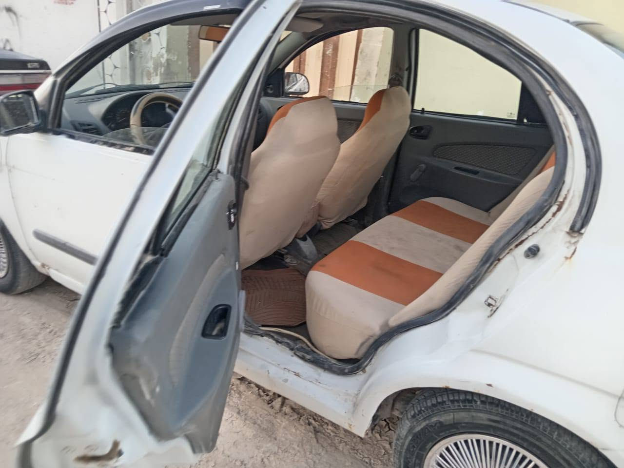 السلام عليكم سياره للبيع خصوصي رقم انكليزي مكينه بيها خيط بخار گيروحداديه مشروطات بيهه ضربه بالجنطه ومعمره السعر 25وبيها مجال للاستفسار ***********
