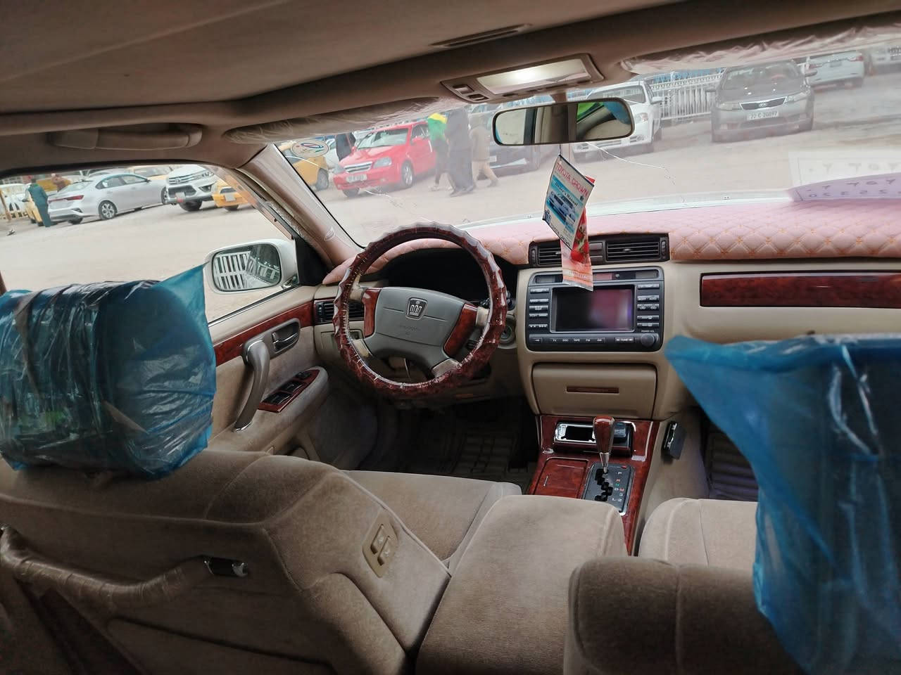 سلام عليكم ملكه مديل 2003 فول  كفاله عامه من لكصه وصبغ وضربه مدفوعله ضريبه وكمرك  جاهزه من كلشي  من كامرات ومري شفط وليت زنون على وناصي سياره جديده
***********
