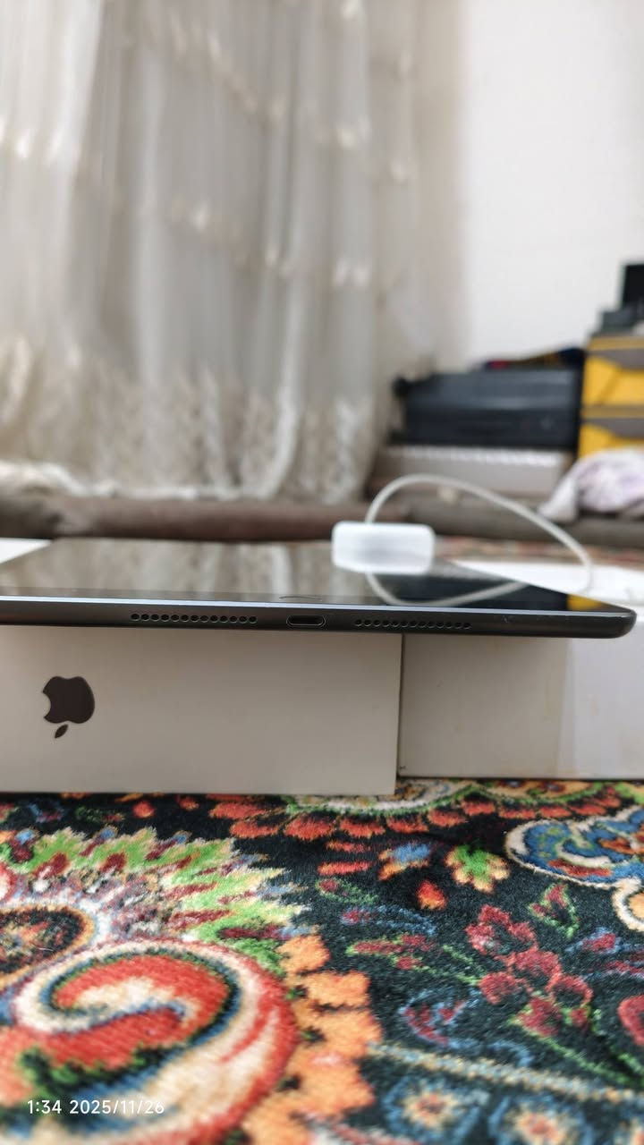 🔥 للبيع iPad الجيل التاسع – مواصفات قوية وسعر مغري 🔥
📱 iPad 9 (الجيل التاسع)
💾 ذاكرة 256GB – تخزين عالي يشيل ألعاب وبرامج بدون هم
🎮 أداء قوي بالألعاب:
ببجي يشتغل 60 فريم
سلاسة عالية بدون تقطيع
🔋 نسبة البطارية 87% – استخدام ممتاز
🛠️ الشاشة مبدّلة أصلية (تبديلها البارحة) بكلفة 120 ألف
📦 غراضه كاملة:
الكارتونة
الشاحن الأصلي
ويا كفر ظهر
✨ ملاحظة:
بيه مشخط خفيف بالظهر مو واضح وما يأثر على الاستخدام
📍 المكان: كربلاء
🤝 البيع وجه لوجه
💰 السعر: 250 ألف (سعر مناسب جداً مقارنة بالمواصفات)
📩 للجادين فقط، السعر مناسب وما يحتاج
رقم موبايل:  ***********
تلكرام واتساب ☝️
