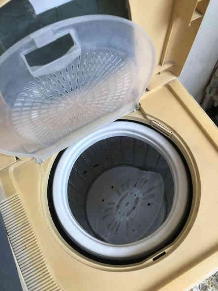 السلام عليكم غساله 12 كيلو شرط الشغل والنضافة غسل وتجفيف كل عيب مابيها مكان كركوك السعر 70
***********
