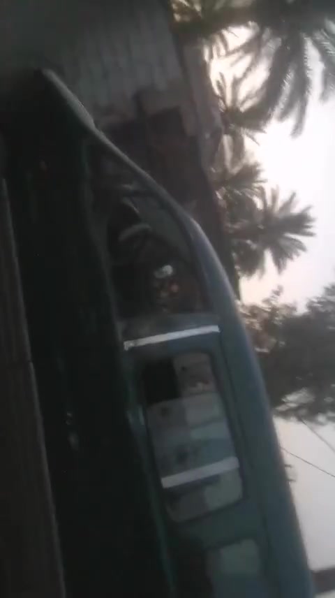 سياره موديل 2000 بس مو انا سياره جاهزه خيط بخار بيها سعر 25 وبيها مجال ***********
