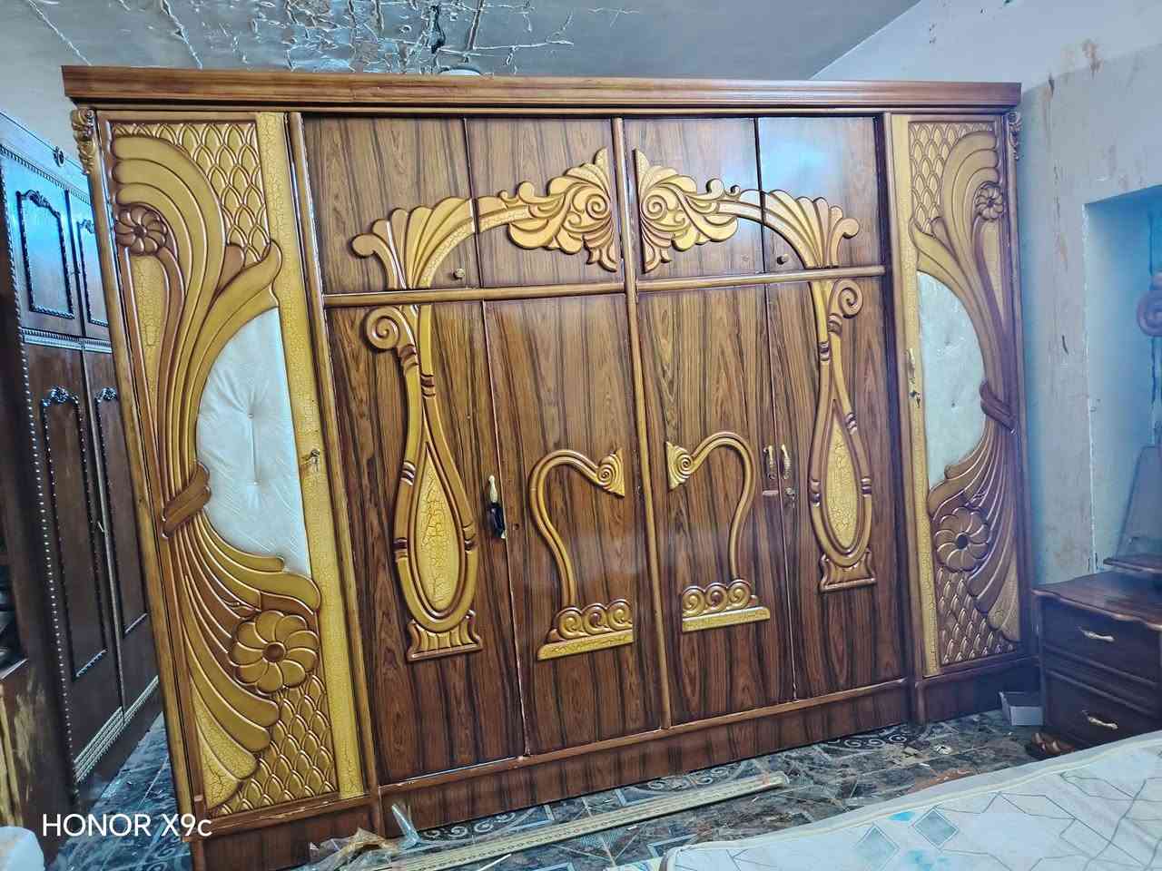 سلام عليكم يوجد قرفه تاج صاج داخل وخارج السعر ٦٥٠ وبيها مجال العنوان الرمانه الاستفسار على التلفون ***********
