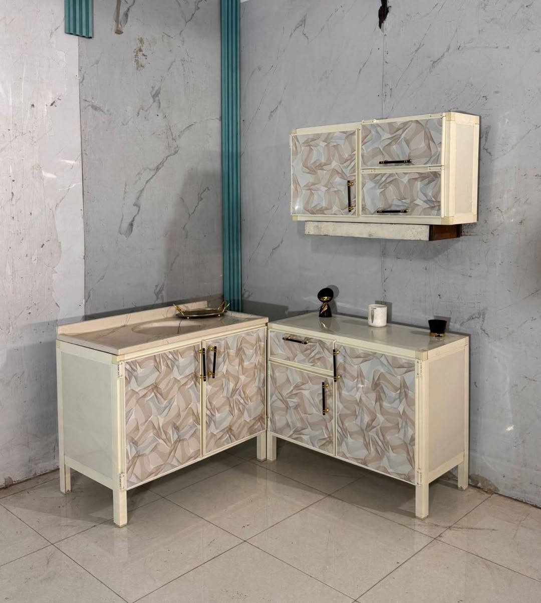 كاونتر متر وملحق مع سنك متر 
السعر 185الف🥰
يوجد توصيل لجميع المحافضات


**إذا كنت صاحب هذا الإعلان وتريد حذفه لأي سبب، رجاءا أرسل رسالة إلى الدعم الفني**