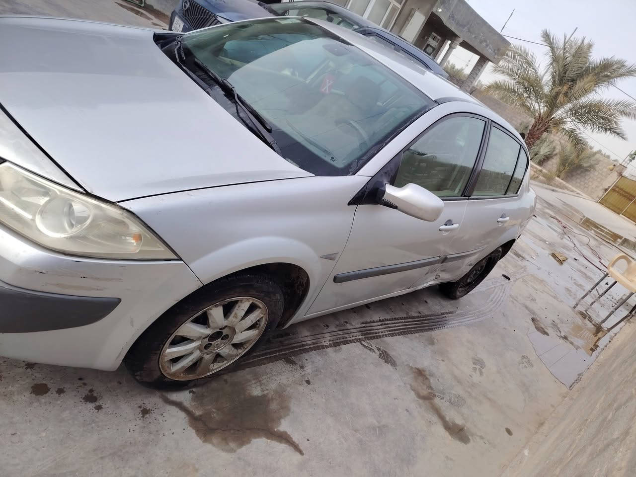 رينو ميكان 2014 بصمه بيه حادث بصيط مثل ما واضح بل صوره السياره بيه بس وكاله  وبيه كازكت هوه السياره أحله من الصوره مكانه نجف *********** علي.      السعر 27 وبيه مجال للشراي  رقم أربيل
