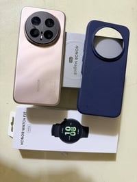 هونر ماجك 8برو ذ512 مستخدم ايام نضافه 100/100  مع ساعه وكفر اصلي السعر...