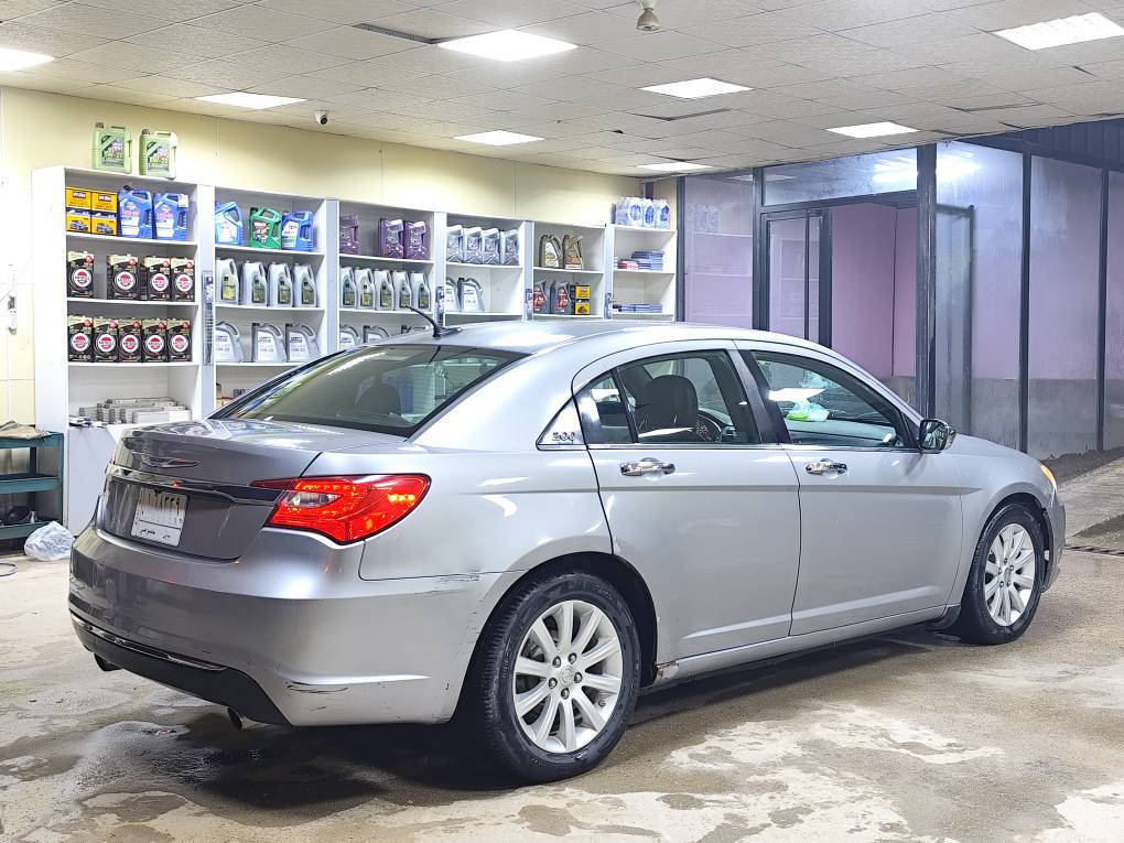 كرايسلر C200 للبيع فقط
كير مكينه تبريد كهربائيات مكفولات وجاهزه
مكينه 6 سلندر 3.6
لون سلفر 
كشنات جلد تدفئه بالكشنات
كشن السايق كهربائي 
شاشة اندرويد 
كامره خلفيه دواره
رقم بابل الماني باسمي 
سنوية لغاية 2028
حادثها ابواب 2 عكس السايق فقط
بدون دواخل او ايرباك
السعر 82 $ وبيها مجال بسيط 
مكان السياره بابل المركز
*********** المحاويل, بابل
