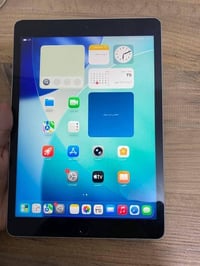 ايباد 9 ذاكرة 256 بطاريه 96 بعدة بالضمان 23-9-2026 يلا ينتهي الضمان لل...