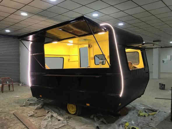 كرفان للبيع مطبخ جاهز كل شيء جاهز حسب قوانين الصحة. بدون دعم او ضرر بشرط شاصي جديد 100%. السعر 15 ورقة و مجال بسيط. المكان دهوك. للاستفسار *********** دهوك
