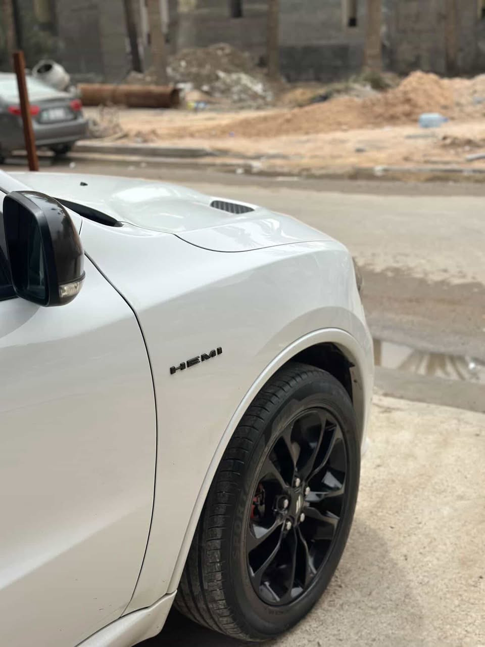 السلام عليكم 👋🏻
للبيع دوج دورنكو  
موديل 2020
فئة R/T Max
مكينة.         5700. V8  هيمي 
سيارة جديدة كلين 
بدون حادث 
السيارة فول موصفات 
داخل احمر 
شاشة كبيرة 
دشبول دجتل 
فتحة سقف 
وضعيات قيادة 🏁
السيارة كشنات جلد 
تدفئة تبريد كشنات 
السيارة ويل بلاك 
صندوق كهرباء 
اشاير مري 
بصمة تشغيل 
دخول ذكي +ترحيب 
تبريد مركزي 
7راكب 
دبل كزوز 
قيادة ذاتية 
تحديد مسار 
حساسات 
تحكمات استيرن 
وبعد بيها مواصفات معروف R/T
السيارة رقم دهوك الدولي الجديد 
تحويل مباشر 
مكان السيارة بغداد الدورة 
للاستفسار *********** بي واتساب 
السعر 285 ورقة 
القريشي - بيع وشراء كافة أنواع السيارات
