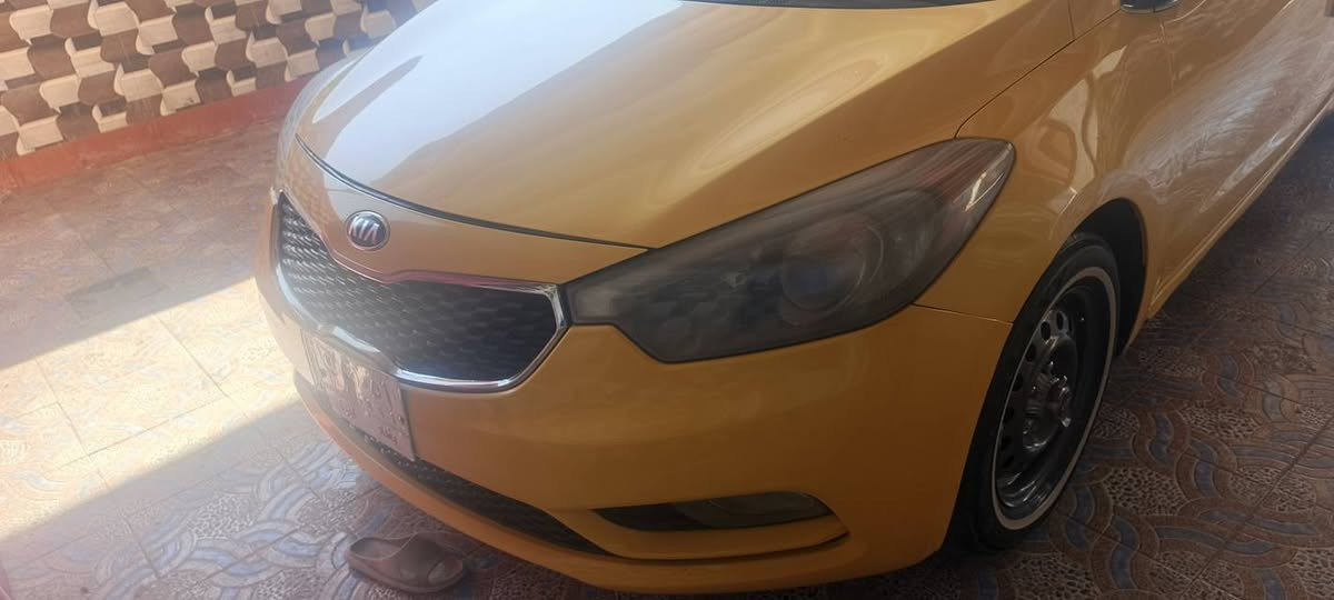 السلام عليكم
كيا فورتي موديل ١٤ سنويه ورقم جديد سونار موجود الله شاهد اي ضربه عابره مابيهه وجديده ماشيه ١٧٦ مكاني ديوانيه بيع او مراوس سياره تحكم جهتين مري شفط تخم تاير ابو الخطه وتخم ويل جديد سياره جاهزه محرك ٢٠٠٠ جي دي  مابي تنقيص شرط من التبديله للتبديله ولسياره كلهه ليبل ماعده الدوسات بيهن تصليح قليل البدي كله مكفول وبارد بقبقةالجنطه من امريكا 
***********
السعر 95 ومجال قليل
