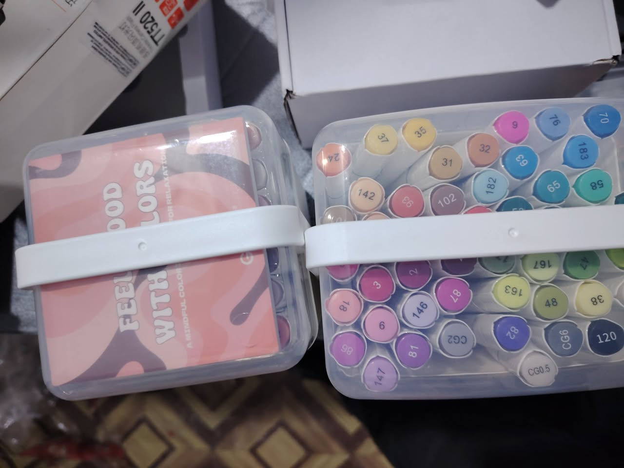 قطعتين وحده 36 قلم والثانية 48 قلم ماركر اصلي
25 مع التوصيل لووك مامفتوحات


**إذا كنت صاحب هذا الإعلان وتريد حذفه لأي سبب، رجاءا أرسل رسالة إلى الدعم الفني**