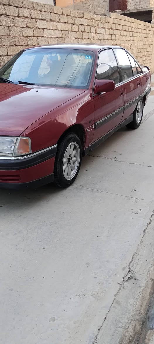 السلام عليكم اوبل اوميكا حجم 20 محرك مال كصه موديل 93 بدون خيسان سنويه وارقام جدد اني الشرعي وشرط التحويل السعر 33 وبيها مجال بسيط  رقم الهاتف ***********
