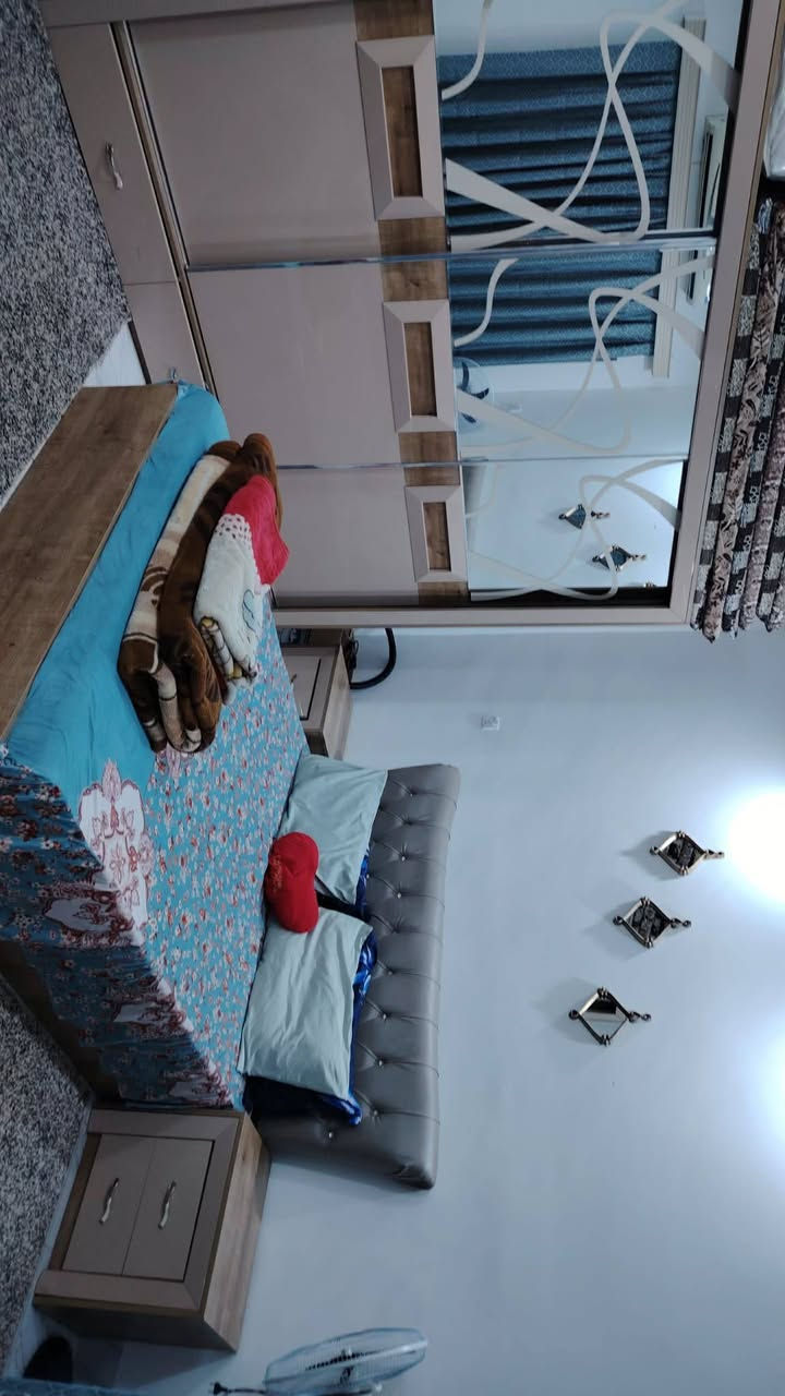 غراض للبيع
وجميعها جديدة 

غرفة نوم ٩ قطع 

جربايات خشب صاج عدد /٢ 

مبردة موبر جديد 

ميز طعام 

ميز تلفزيون 

بنكات سقف عدد ٤ 

مايكرويف تسخين و شواء  

***********
