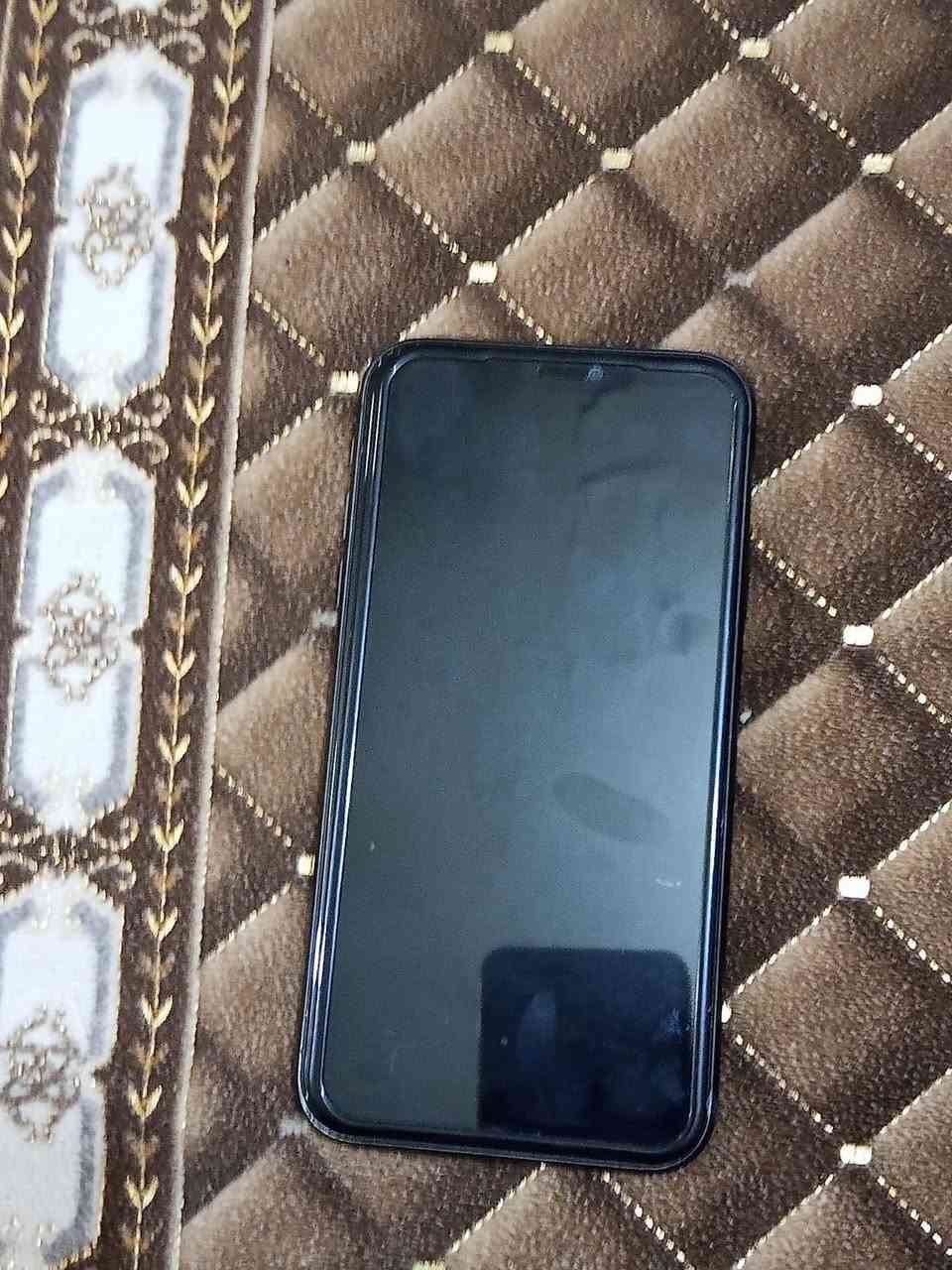 آيفون ١١ عادي كأمره أمانيه وخلفيه شغاله وذاكره ١٢٨ وفلاش شغال وبطاريه ٧٧ وشاحنه اصليه وكلشي شغال بالجهاز ماعدا السين كارت وتصليحه رخيص ومايكلف 
مكاني ناصريه ومستعجل على بيعه فقط الشراي يراسلني 
*********** واتساب
