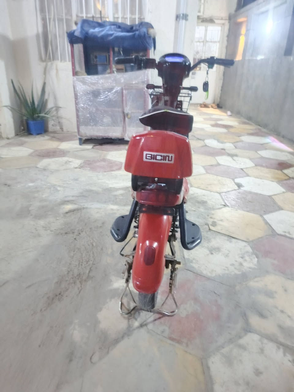 سلام عليكم دراجه شحن حجم 14سعر خاص ما بيها اي عطل هذا رقم الهاتف ***********
