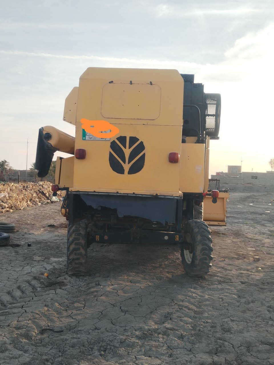 حاصوده انيو هولند للبيع أربعة بلم قايش موديل 2008 رقم واسط ألماني معمل جديد تخم تاير جديد ***********   *********** العنوان الديوانية قضاء البدير (مكلف بلنشر)
