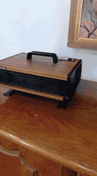 هيتر فان كهربائي صناعه بريطاني قديم 2000واط  نسبة نظافه ٩٩٪ 
السعر ٧٥ للاتصال ***********
