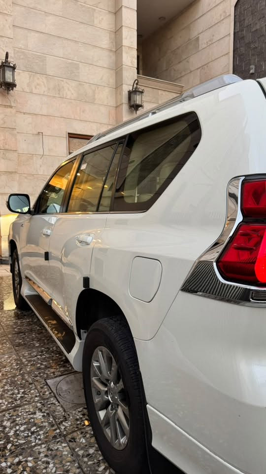 السلام عليكم ورحمة الله
برادو ٢٠٢٠vx باب اول واحد على واحد 

ستيرن كهرباء شاشة ديجيتال 

كشنات الامامية تبريد والسبعة راكب كهرباء 

انارة ترحيب ولدات داخلية بالبوب وانارة ليزرية 

الكير ٣دكم ومكفول كفالة عامة 

نظام زحف دبل دفلوك 

اربع كامرات حساس امامي خلفي 

محرك ٦سلندر مكفول كفالة عامة 

السيارة مكفولة من الصبغ والتبديل عدا بارد فقط 

السيارة مغلفة تغليف bbf بالكامل بمركز نانو شيلد ضمان عشر سنوات سنوية مجددة مكان السيارة بغداد الكرخ 

السعر ٤١ للمعلومات اكثر اتصل وتدلل ***********
