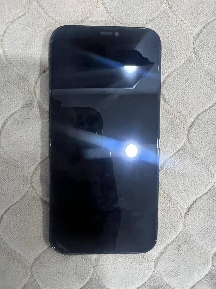 السلام عليكم أيفون 📱 ١٢ برو ماكس جهاز جديد مال بيت ذاكره ٢٥٦ بطاريه ٦٧ بلاديه ملحقاته كارتونه وكيل شحن ما متعوب جهاز لون نيلي مكاني كوت الأحرار السعر ٤٢٥ الاستفسار / ***********
