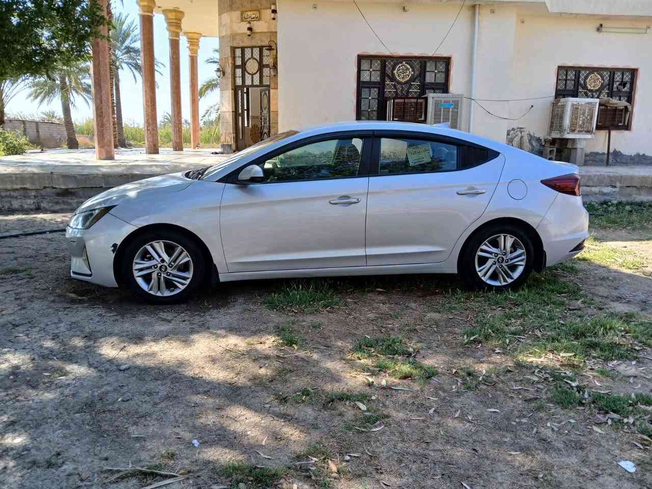 للبيع النترا وارد أمريكي موديل ٢٠١٩ رقم بغداد الدوالي الجديد بسمي هزة وسنويه ورقم كله جديده حادثها بنيد فقط بدون دواخل والباقي كفاله من الصبغ والضربه والفتح موصفات كامرة خلفية دواره حساسات خلفيه رادارات جانبيه تحكم ستيرن جهتين شاشه كبيره كير اي تي المرغوب مكينه كير على شركه مامفتوحات تبريد ثلج محرك٢٠٠٠دوش السعر ١٣٠ وبيها مجال*********** مكان السيارة بغداد المحمودية
