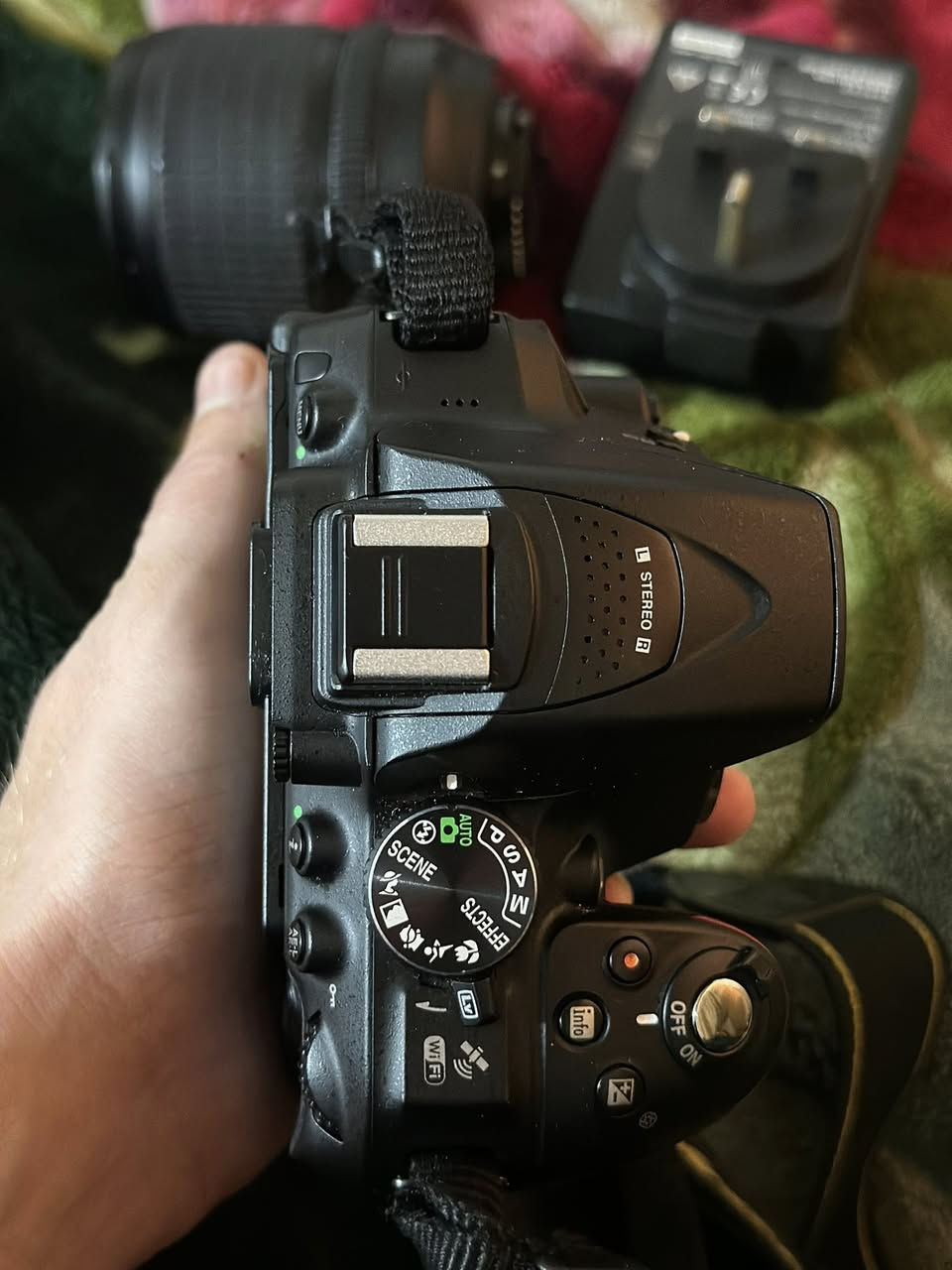 كامره نيكون d5300 بعدها جديده استخدام قليل جدا نظافه 100% شتر 1K
 ملحقات عدسه 18/105 وشاحنه وحزام وبطاريه
السعر 400 الف


**إذا كنت صاحب هذا الإعلان وتريد حذفه لأي سبب، رجاءا أرسل رسالة إلى الدعم الفني**