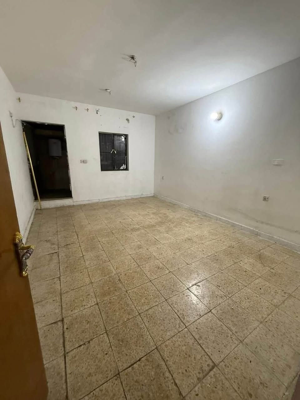 للإيجار في السيدية 🏡
🔹 مشتمل طابق أول فوق الأرضي

مواصفات العقار:
✅ غرفة نوم
✅ صالة
✅ مطبخ
✅ خدمات صحية

💰 بدل الإيجار: 550 ألف دينار شهرياً

📞 للاستفسار والاتصال:
***********

مكتب حلم عقاري
