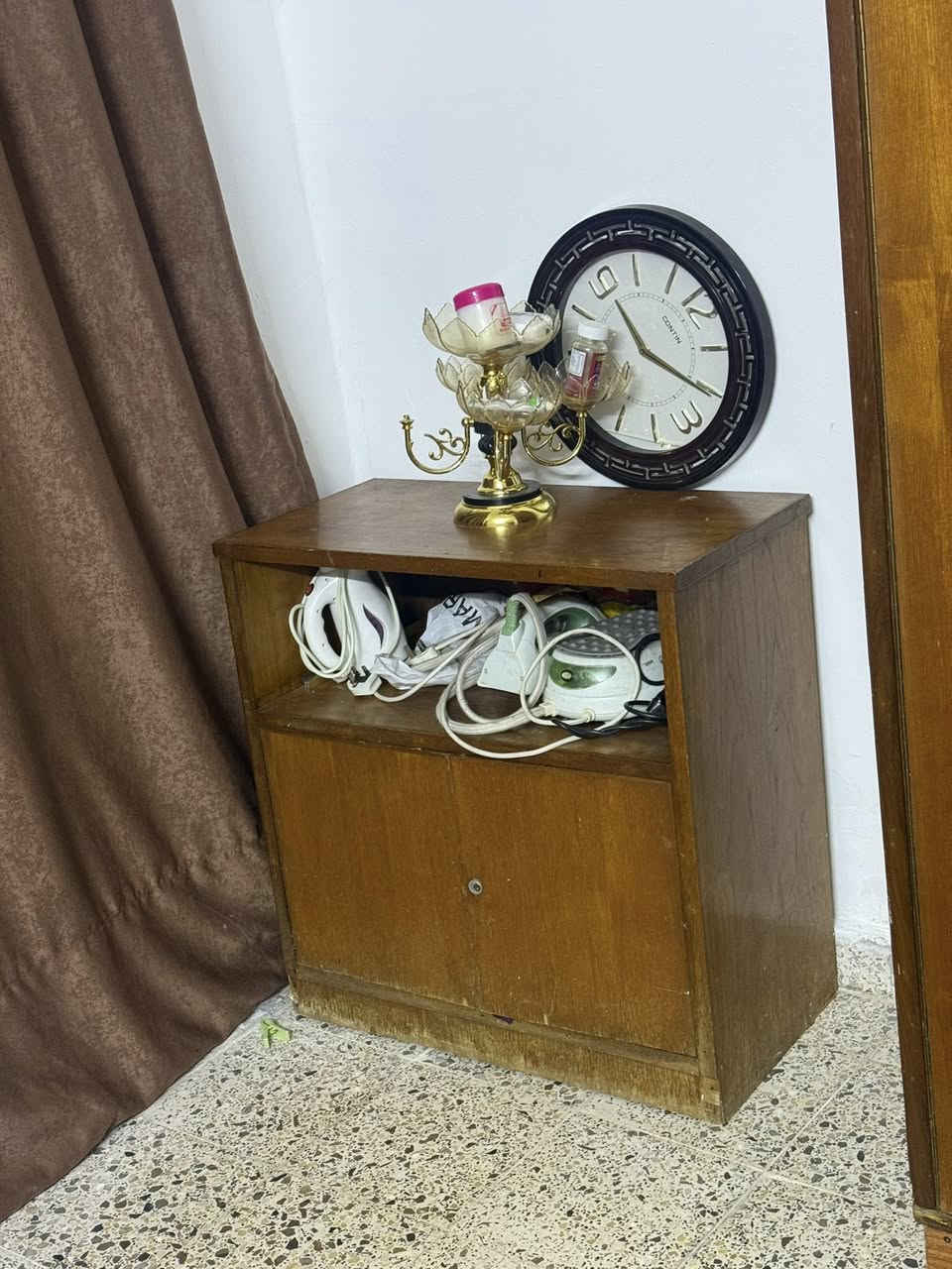 سلام عليكم 
عندي غراض للبيع الكاونتر 400 الف والجونيت 100 الف والغرفه 150 الف والتخم مال القنفات 100 الف


**إذا كنت صاحب هذا الإعلان وتريد حذفه لأي سبب، رجاءا أرسل رسالة إلى الدعم الفني**