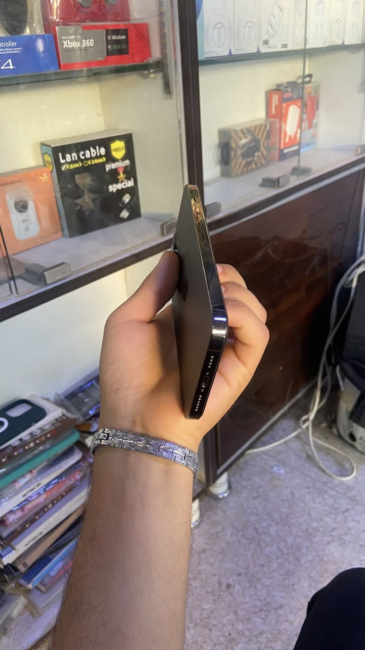السلام عليكم ايفون 13 pro maxs
متوفر داخل مركز بيارق العز 
تلفون كلش نضيف مثل ما بين بل فحص
مبدل شاشه فقط 
بطاريه 80🔋
ذاكره 256
العنوان تكريت البوعجي حي العاصمه 
مركز بيارق العز 
تواصل واتساب فقط
***********
اتصال
***********

