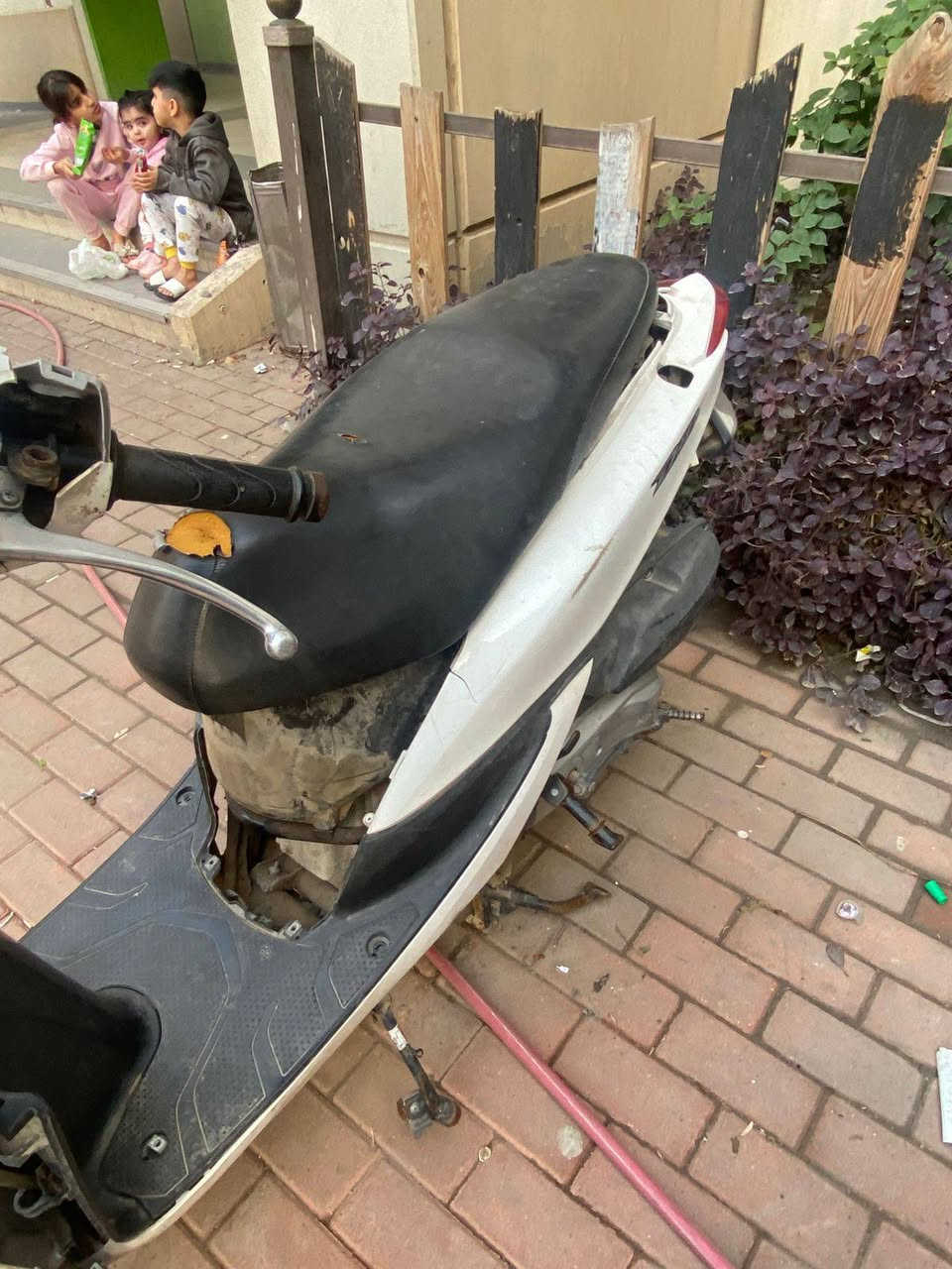 للبيع دراجه هوندا دايو 140 دراجه طافيه عطلها عقل ابيع كوم حديد المحرك مالها شغال بس الدراجه متروكه صار 6اشهراستفسار *********** واتساب فقط
