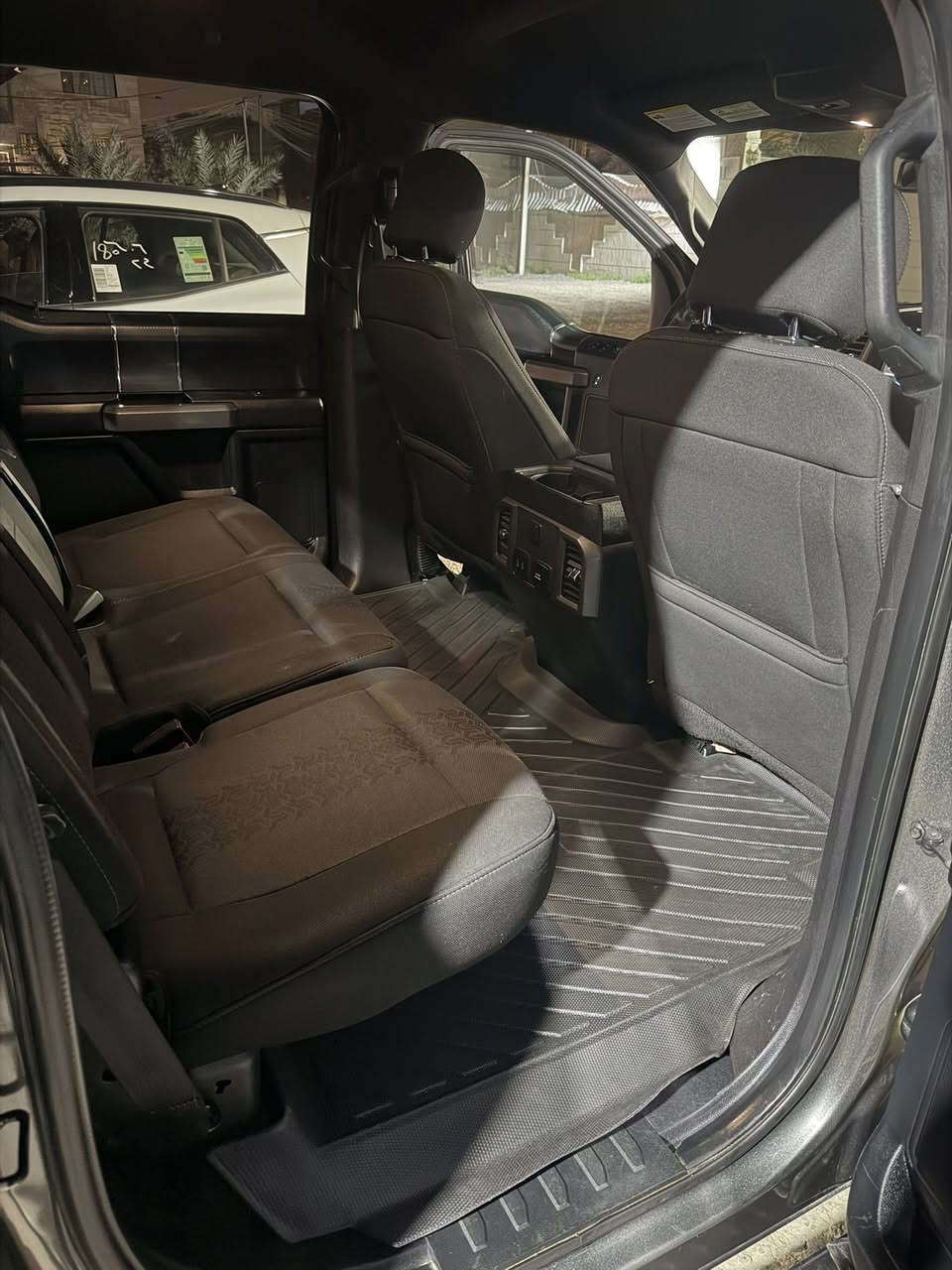 2018 𝐅𝐎𝐑𝐃 𝐅𝟏𝟓𝟎 𝐋𝐀𝐑𝐈𝐀𝐓

موديل : 2018

مكينة ٣.٥ ستة سلندر توين تيربو 

عداد المسافة : 92الف كيلو متر ماشية 

باب طويل بدي قصير المرغوب 
صدر تخم تاير كلة جديد محرك كير 
دةبل اكسل 𝟒𝐱𝟒
تشغيل عن بعد : 𝐑𝐄𝐌𝐎𝐓𝐄 𝐒𝐓𝐀𝐑𝐓
سستم سماعات 🔊 𝐁&𝐎
شاشة كبير لمس
كاميرا
هاند بريك بصمة

حساسات جانبي 
حساسات خلفي 
كشنات جلد
كشنات كهربائي
كشنات تبريد
كشنات هيتر
مكان السيارة بغداد 
السعر 225 ورقة
للتصال ***********
