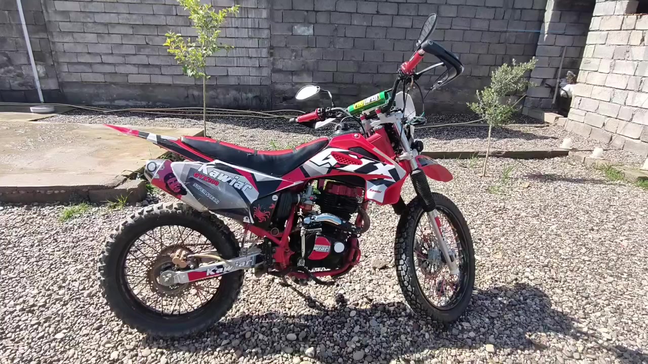 السلام عليكم. دراجه قفاز.موديل 2023
 شركة كاويار. محرك 200.شغال نظيف 
للبيع. السعر. 700 وبي مجال شي قليل
العنوان الشرقاط. ***********
ويرهم مراوس بستوته فقط تكون نظيفه
