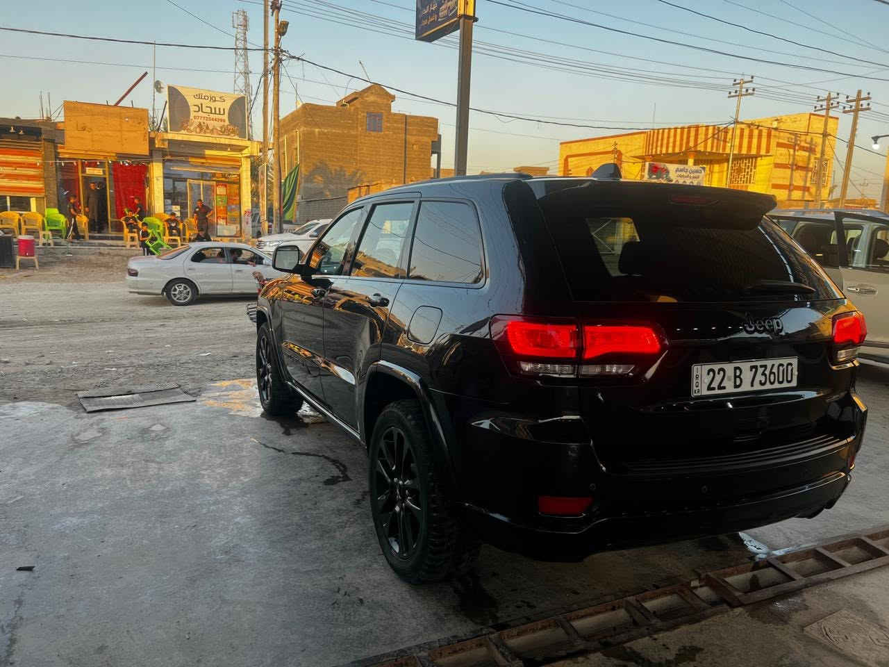سلام عليكم 
جيب 19 كراند شيروكي نص فول 
امريكي 
بصمه مو سويج 
رادار حساس خلفي وجانبي 
شاشة كبيرة 
كشنات تدفئة تبريد
 تحكمات 
تشغيل عن بعد
تحديد مسار 
باب خلفي كهرباء 
بصمات الابواب الامامية 
بلوتوث  
وضعيات قياده 
اوتو ستوب 
اطفاء ذاتي
190 وبيها مجال

مكانها البصرة  / قضاء المدينة 

***********
