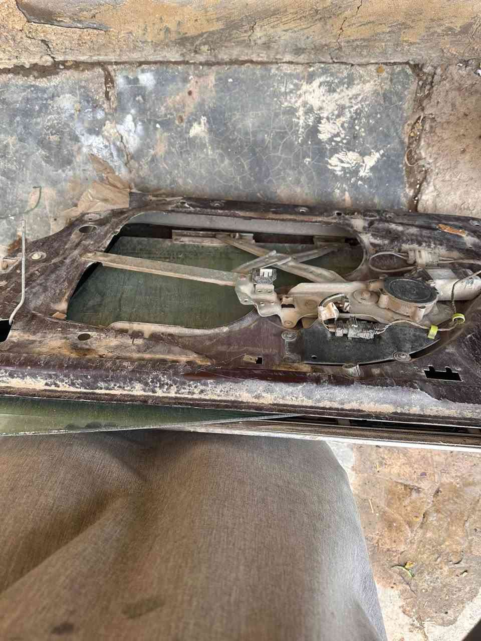 السلام عليكم
غراض 500 للبيع چاملغ + باب كامل مع كيلون وجام وماطور 
***********.  ديالى تقاطع القدس
