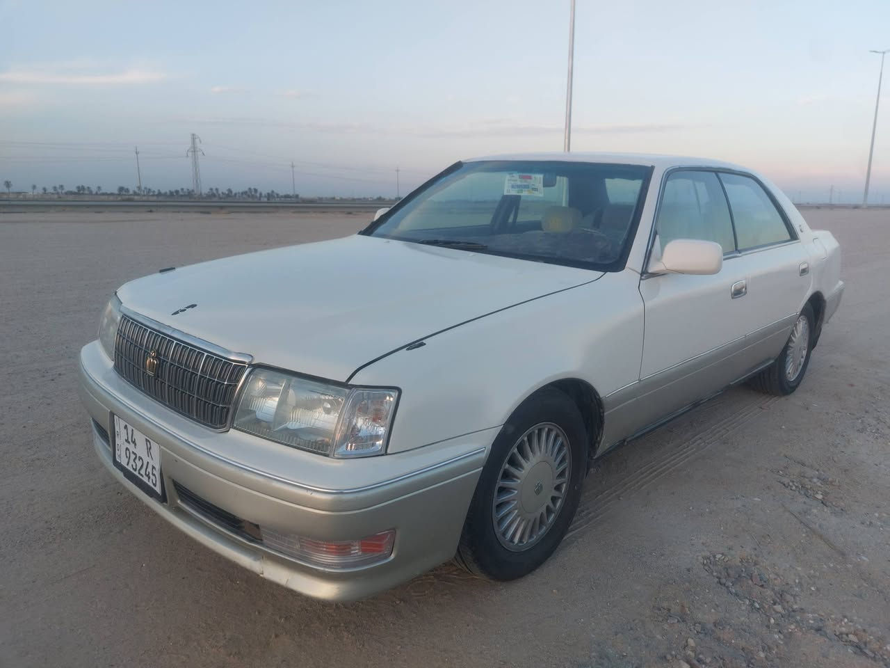 سيارة للبيع راس الثور ١٩٩٨ سيارة كاملة مابيهة أي نقص والسنوية لل٢٠٣٠ والرقم أنكليزي 
***********
