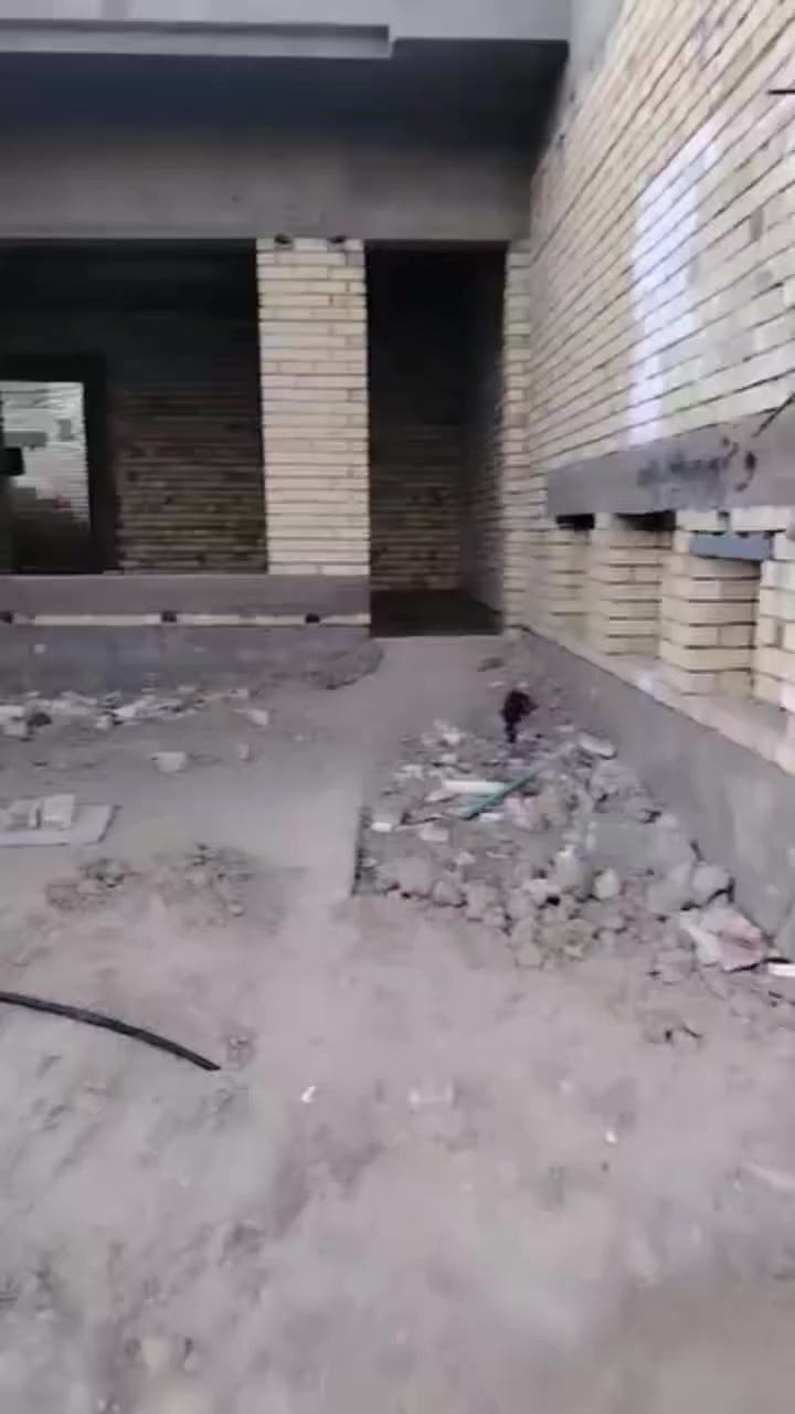 هيكل للبيع 200 متر واجه 10 نزال 20 شارع 10 طابق واحد غرفتين وهول واستقبال ومطبخ وصحيات داخليه وخارجية وكراج سيارة
خلف الهيكل مزرعة قرب أسواق ارخص الأسعار شارع الفلل موقع ممتاز جدا طابو زراعي سند٢٥ شرط التحويل طريق حله بغداد. باتجاه الحله يبعد عن الشارع العام ثالث بيت            تقسيم حسين حاجم اتصال هاتفي ***********
