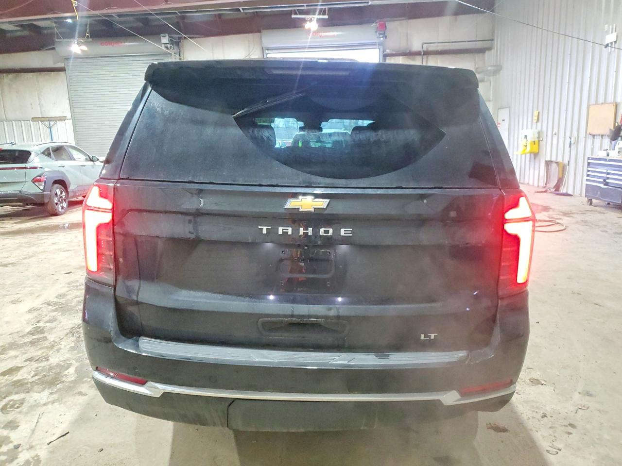 🚨 تنويه مهم
هذه السيارة معروضة في المزاد الأمريكي 🇺🇸
والمزايدة والشراء تتم عن طريق مكتب الباخرة للمزادات 🇮🇶
🔥 تدخل بكتاب الشهداء
───────────────
🚗 نوع السيارة:2025 CHEVROLET TAHOE K1500 LT
📅 تاريخ المزاد:الاثنين 23-03-2026
💰 السعر: يتحدد داخل المزاد
📊 الممشى:21941 ميل فعلي
🛠️المحرك: 8 سلندر / 5.3 لتر
───────────────

🔥 مجاناً مجاناً مجاناً
📄 تقرير كارفاكس مجاني بدون أي مقابل
───────────────

🚗 سحب السيارة خلال 24 ساعة من وقت التسديد
💸 حسابات مخفّضة وعمولات أقل من السوق
───────────────

🚢 الشحن متوفر من:
🇺🇸 🇨🇦 جميع الولايات الأمريكية والكندية
➡️ شحن مباشر إلى العراق
➡️ العقبة – جبل علي – ميرسين
───────────────

🛃 تخليص كمركي كامل من ميناء أم قصر
🏔️ تخليص كمركي إلى إقليم كردستان
🇯🇴 شحن مباشر إلى عمّان (العقبة)
🇹🇷 شحن إلى ميناء ميرسين – تركيا
───────────────

🏢 فروع الشركة:
📍 الفرع الأول: بغداد – السيدية – الإعلام
📍 الفرع الثاني: الإمارات العربية المتحدة – الشارقة – الصناعية 4
───────────────

👥 مجموعة البيع والشراء:
https://www.facebook.com/share/g/17pXXBgeeU/?mibextid=wwXIfr

───────────────

🎵 TikTok:
https://www.tiktok.com/@al_bakhera?t=8qGOLioZlVE&_r=1

───────────────

📞 للاستفسار والتواصل:
+9647739115599


**إذا كنت صاحب هذا الإعلان وتريد حذفه لأي سبب، رجاءا أرسل رسالة إلى الدعم الفني**