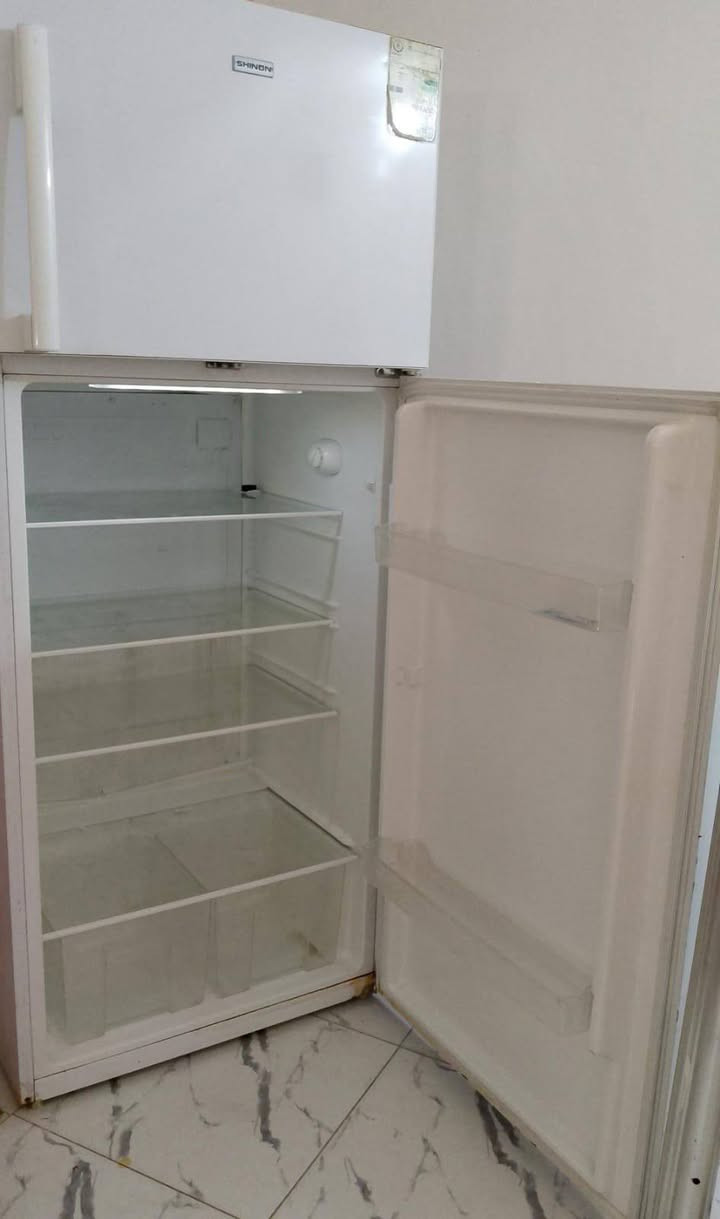 ثلاجه حجم كبير شغاله وكلشي مابيه. لضيق المكان يردون يبعوها.  السعر    ٣٢٥،،   شرط الفحص  العنوان  كربلاء حي الزهور قريب الكفيل.


**إذا كنت صاحب هذا الإعلان وتريد حذفه لأي سبب، رجاءا أرسل رسالة إلى الدعم الفني**