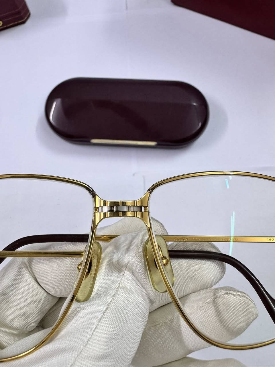 السلام عليكم 
نظارات كارتير بانثير (Cartier Panther)
من دار الأزياء الفرنسية الشهيرة (Cartier)
فرنسي أصلي 
تغليف ذهب سميك
عدسات طبية غير معروفة الدرجة
قياس 59/14
نظافة ممتازة
التواصل عالخاص


**إذا كنت صاحب هذا الإعلان وتريد حذفه لأي سبب، رجاءا أرسل رسالة إلى الدعم الفني**